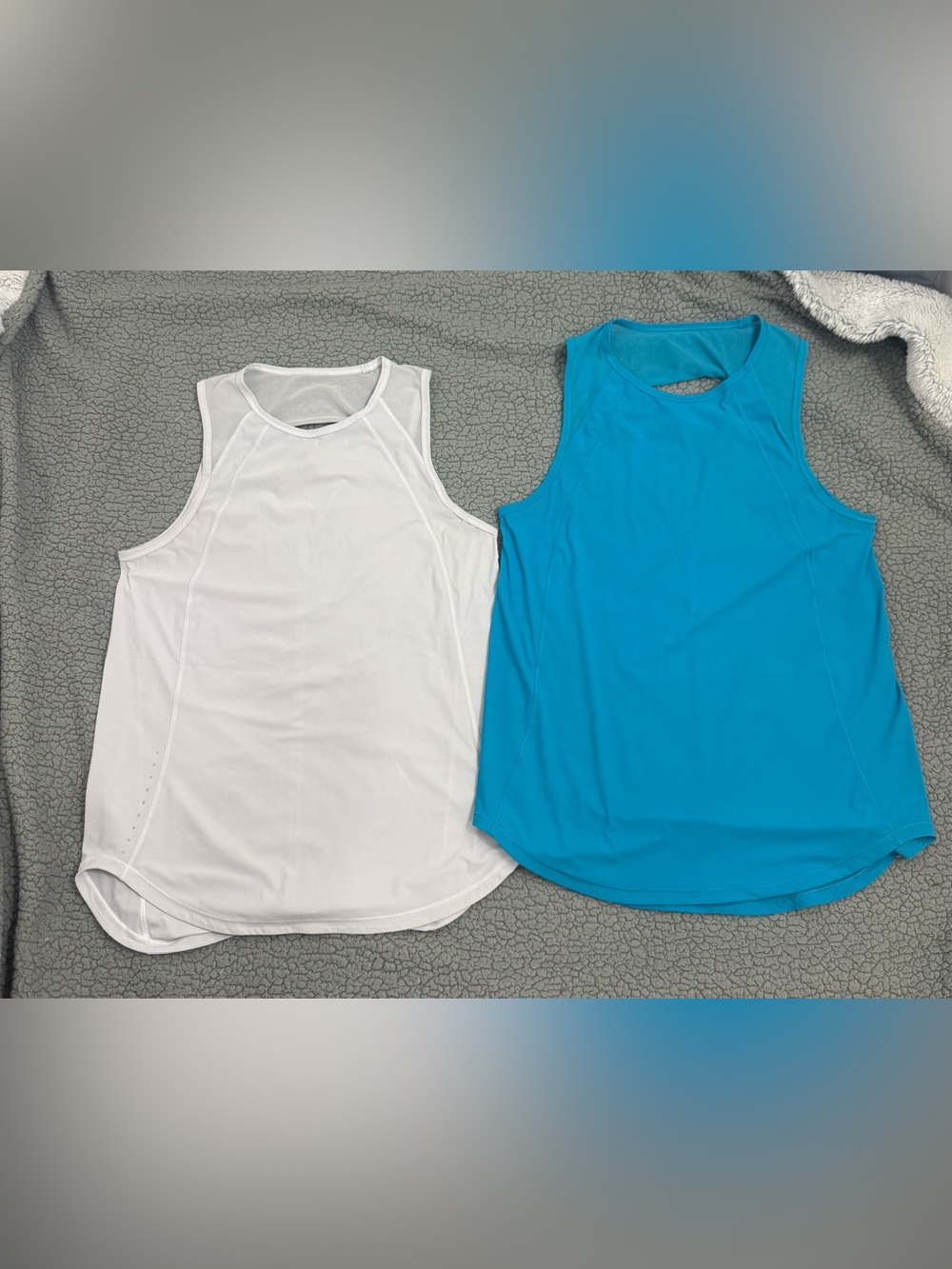 Lululemon Lot of Scuplt Tank Tops size 4🍋🍋